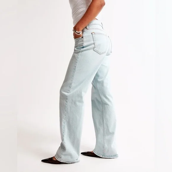 Abercrombie & Fitch Low Rise Baggy Jean - Picture 2 of 9